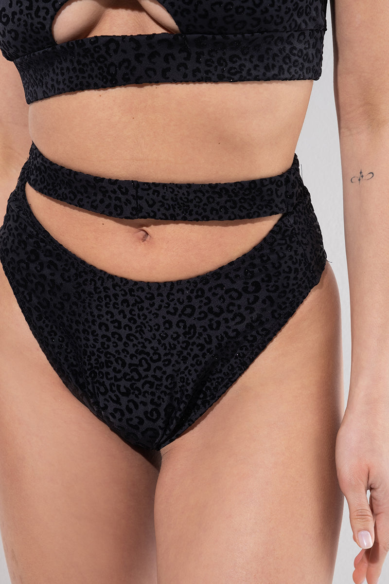 RAD BAHARI LEOPARD SHORTS – SCHWARZER GLITZER