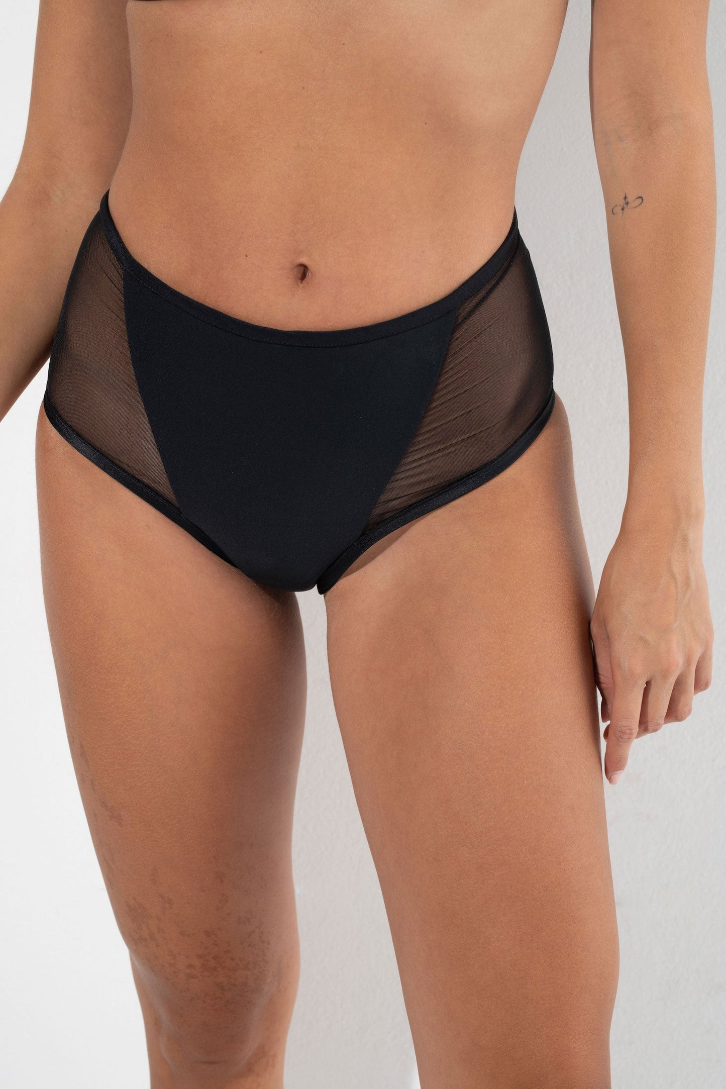 RAD Triangle bottom new - black